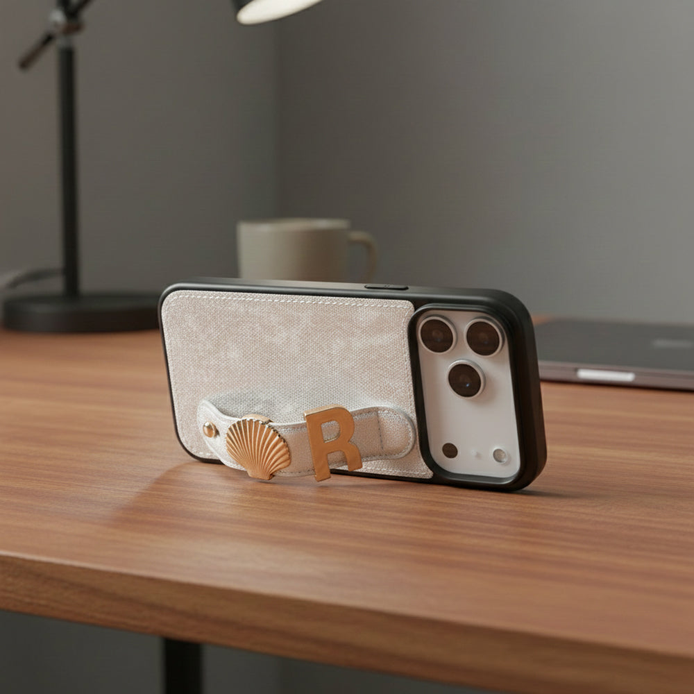 iPhone 15 Pro Kişiye Özel Harfli Deri Telefon Kılıfı Beyaz