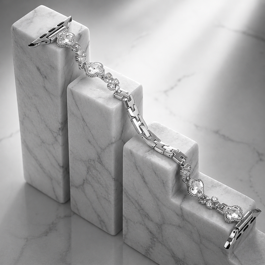 Apple Watch Saat Taşlı Yonca Tasarımlı Şık Kordon Silver