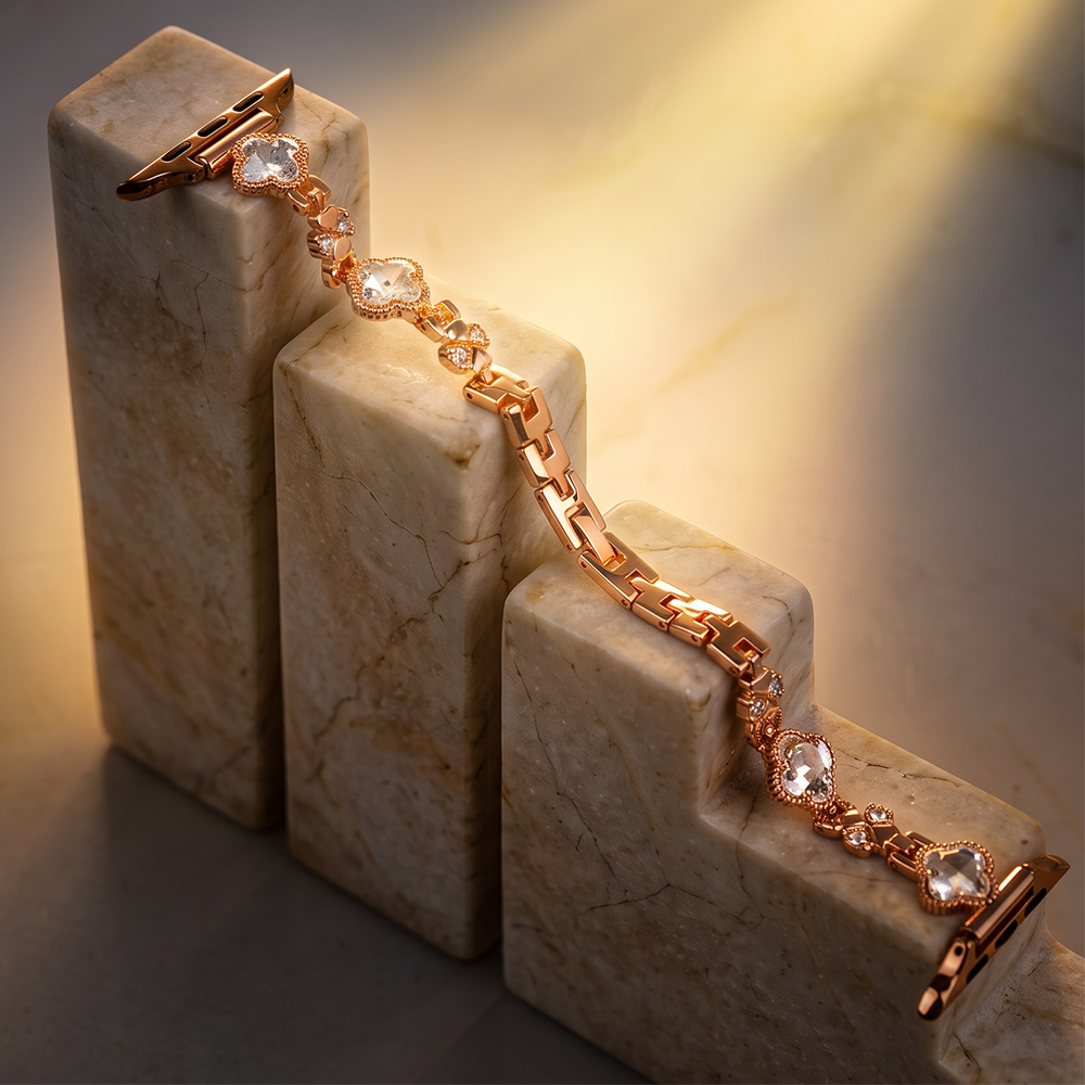 Apple Watch Saat Taşlı Yonca Tasarımlı Şık Kordon Rose Gold